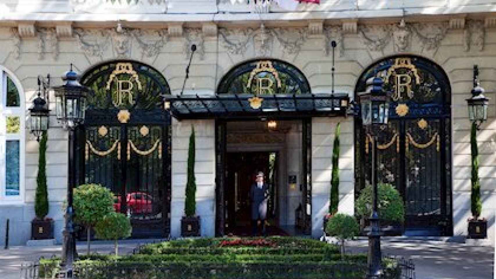 La apertura del hotel de Cristiano Ronaldo y del Ritz en el aire por el coronavirus