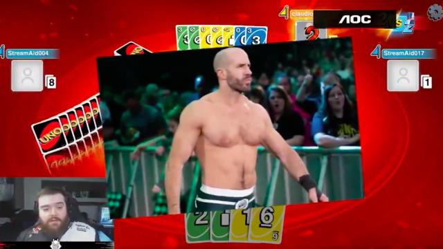 Ibai Llanos juega al 'Uno' con Cesaro, de la WWE