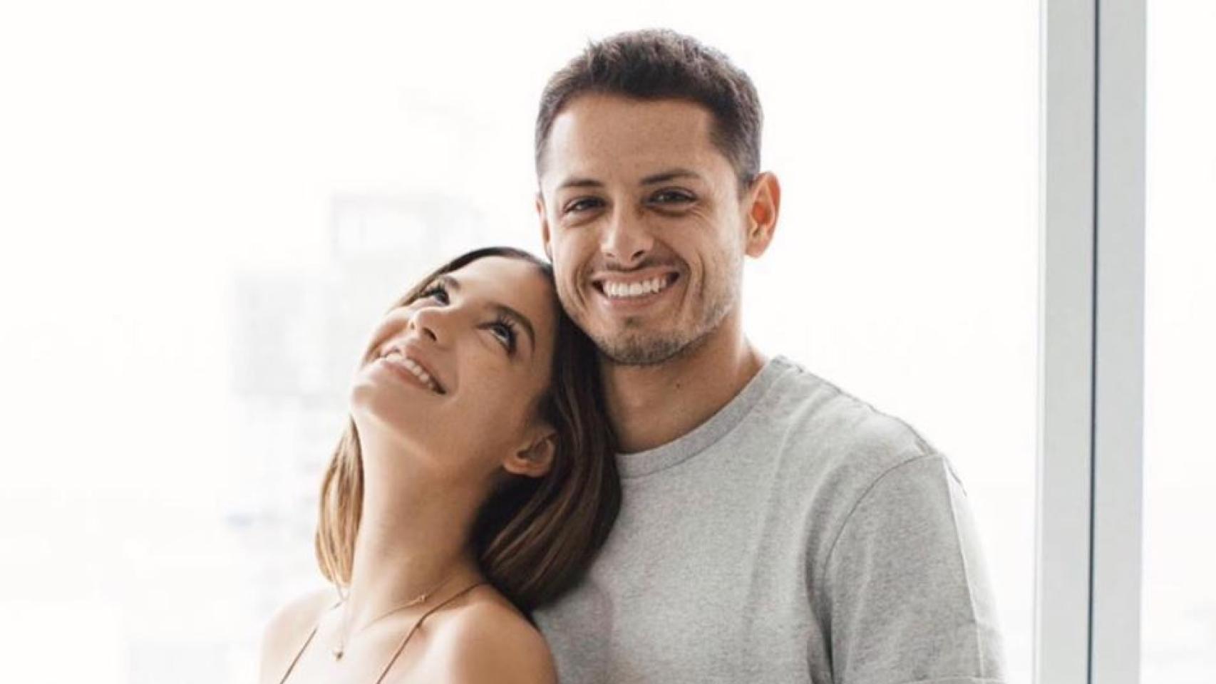 Sarah Kohan y Javier Chicharito Hernández en una imagen de sus redes sociales.