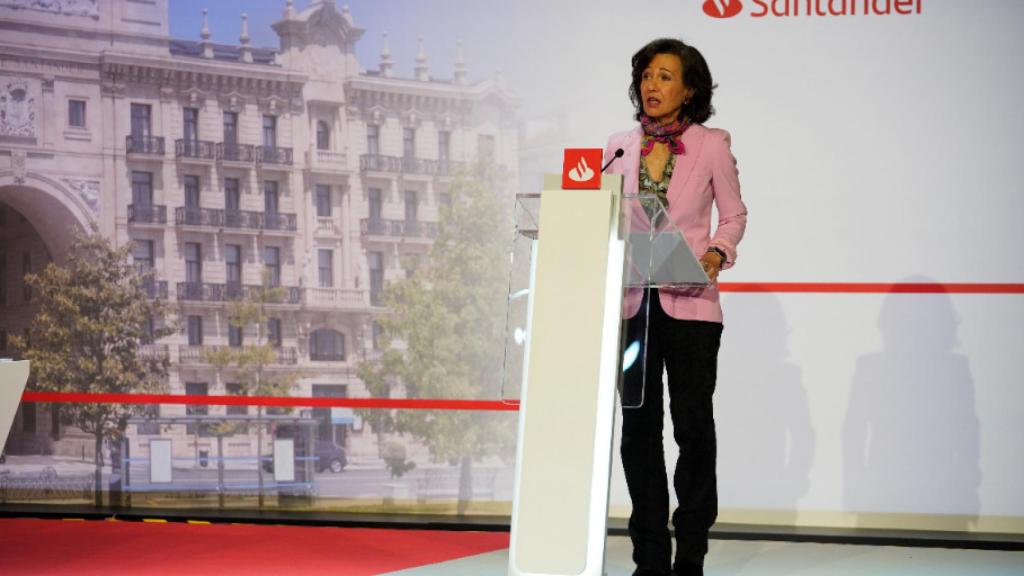 Ana Botín, presidenta del Banco Santander, durante la junta de accionistas 2020.
