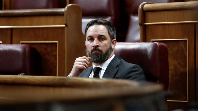 Santiago Abascal, presidente de Vox, en su escaño en el Congreso de los Diputados.