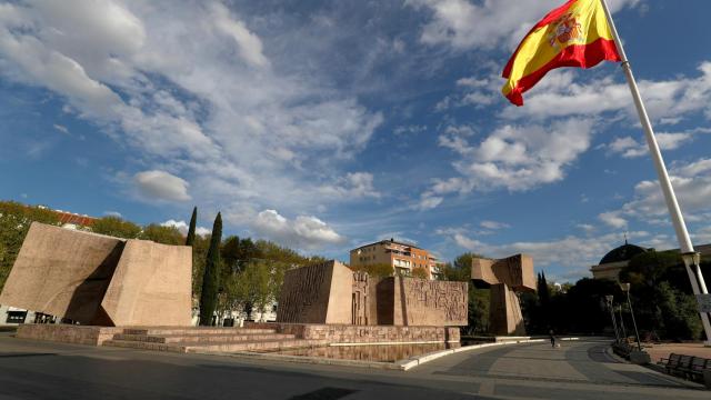 Los jardines de Colón, en Madrid, casi vacíos en el confinamiento.