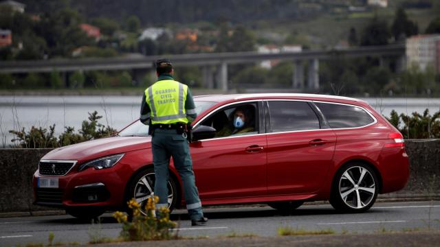 La Guardia Civil, en un control durante el estado de alarma.