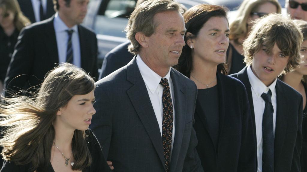 Mary Richardson junto a su marido, Robert Kennedy, y sus hijos.