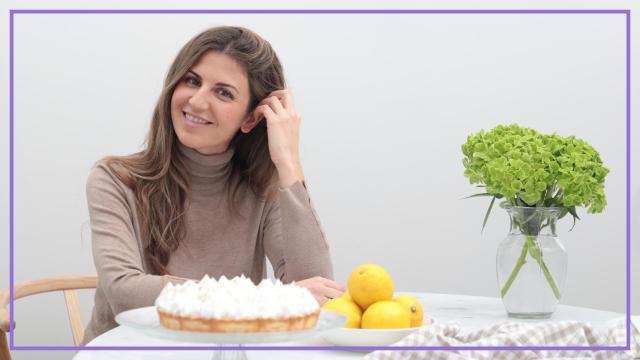 Paula Babiano, con una de las tartas que hace.