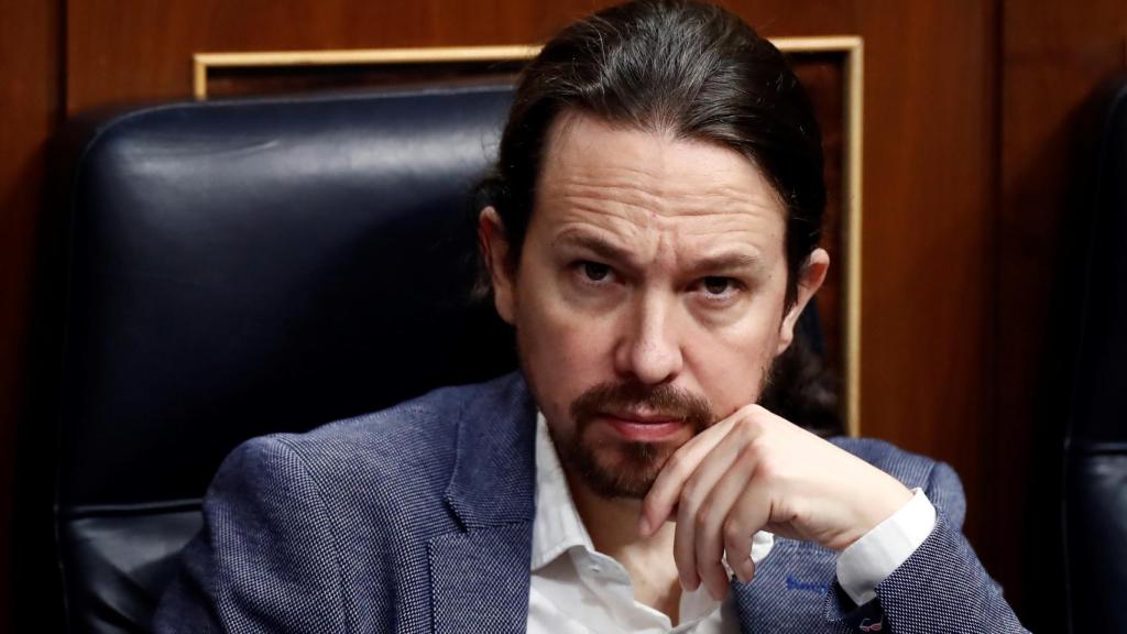 Pablo Iglesias, en su escaño de vicepresidente del Gobierno, asiste al discurso de Pedro Sánchez en el Congreso.