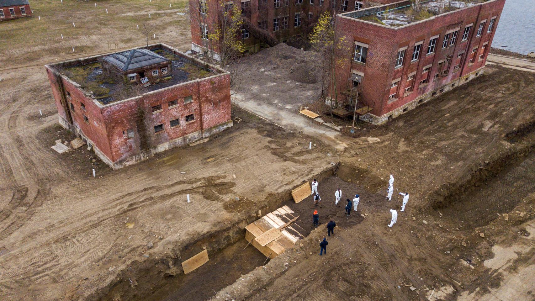 Hart Island, la fosa común en la que Nueva York entierra contrarreloj a los muertos por coronavirus