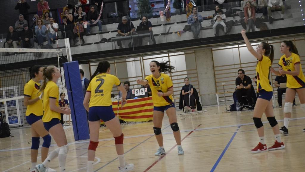 Las jugadoras del Barça celebran un punto durante un partido de esta temporada