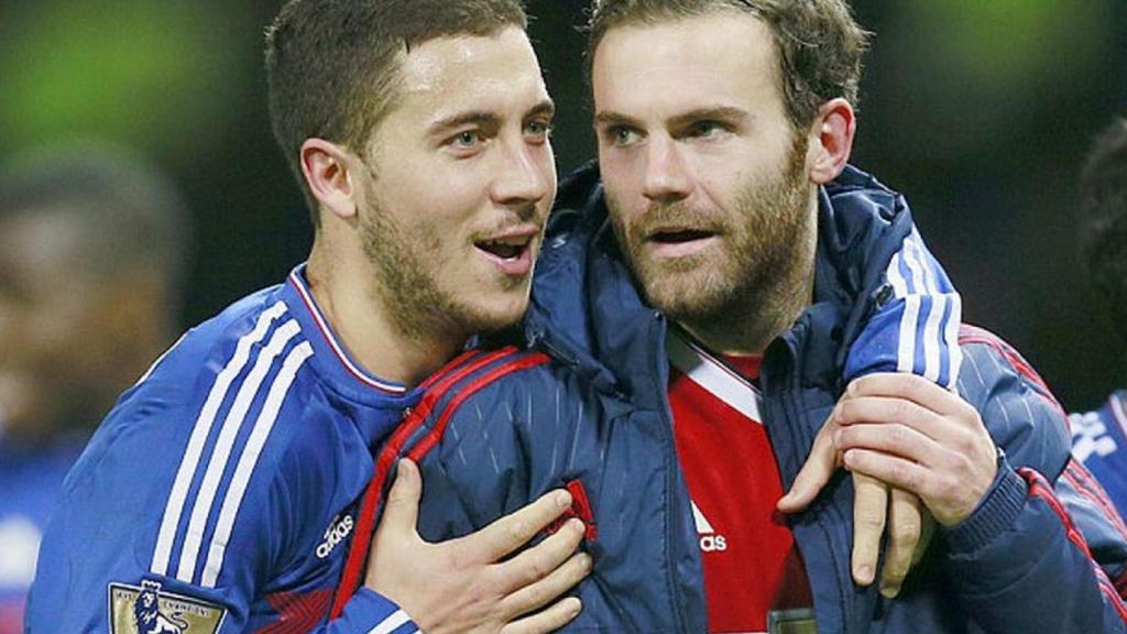 Juan Mata y Eden Hazard durante sus etapas en el Chelsea