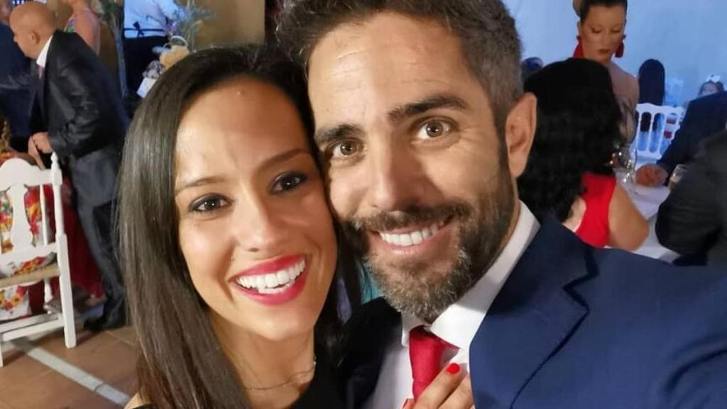 Roberto Leal junto a su mujer Sara Rubio en una imagen de sus redes sociales.