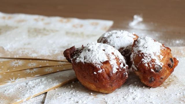 Los buñuelos son un postre típico en muchas zonas de España, como en Valencia, donde son muy consumidos durante las Fallas