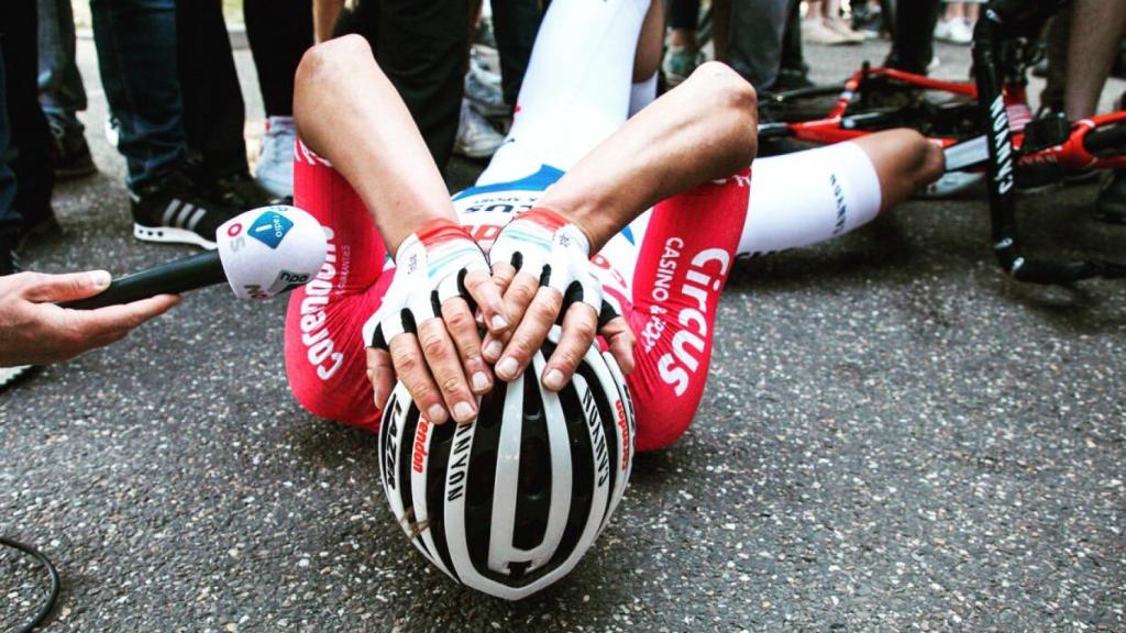 Mathieu Van der Poel celebrando su triunfo en la Amstel Gold Race del 2019