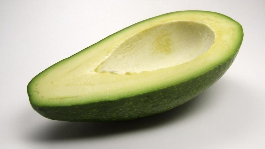 El aguacate tiene beneficios tanto para la alimentación como para la cosmética.