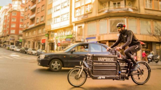 Repartidor de Vanenbike en la carretera