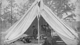 Fotos en blanco y negro del Ejército de EE. UU.: Carpa del campamento del hospital