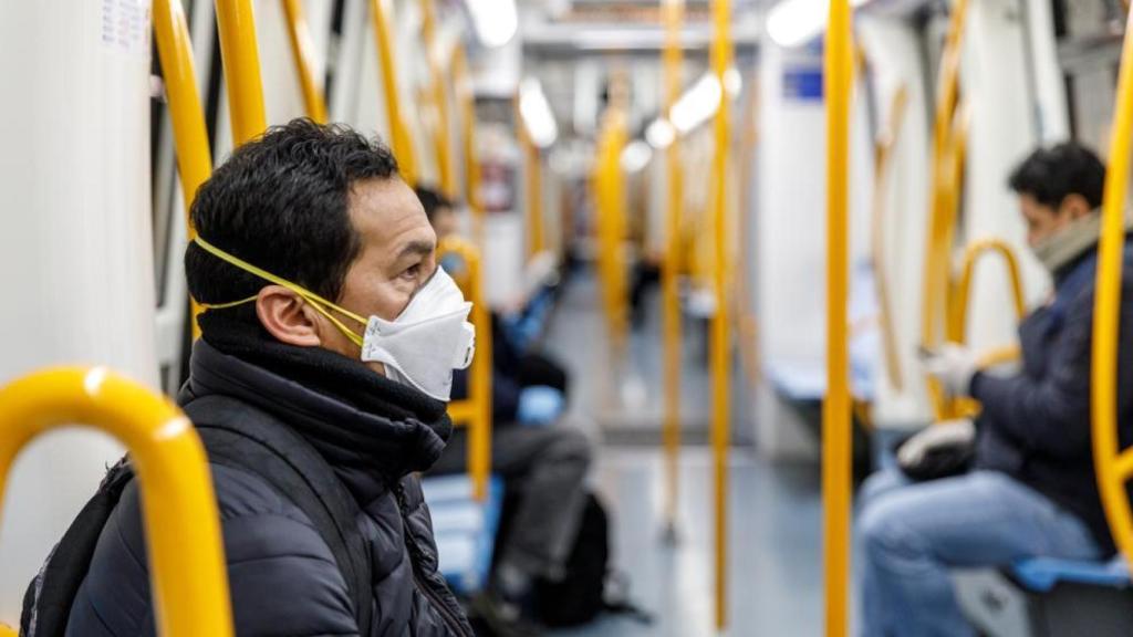 Imagen de un usuario de Metro de Madrid.