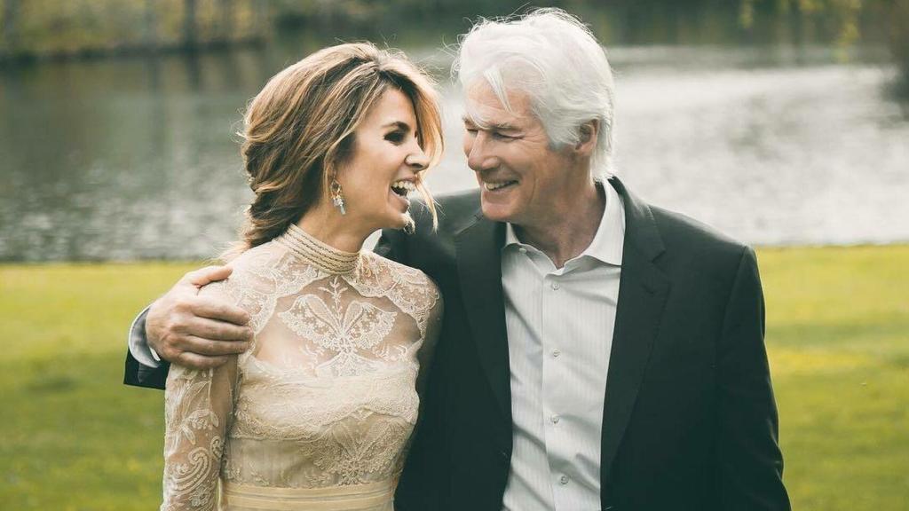 Richard Gere y Alejandra Silva en el día de su boda.