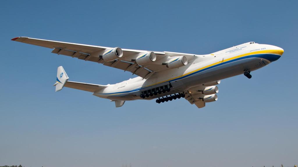 Antonov An-225 aterrizando