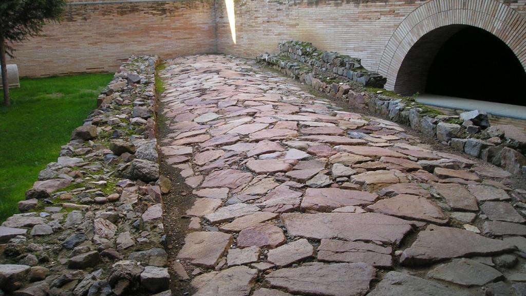 Calzada romana  en el Museo Romano de Mérida.