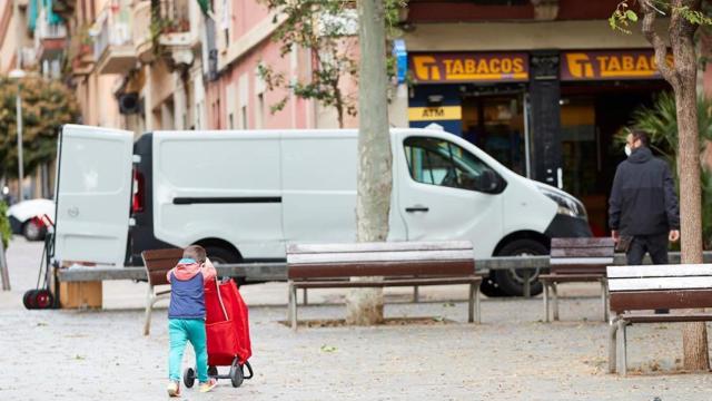 Así deben salir los niños a la calle: las normas del Gobierno desde este domingo