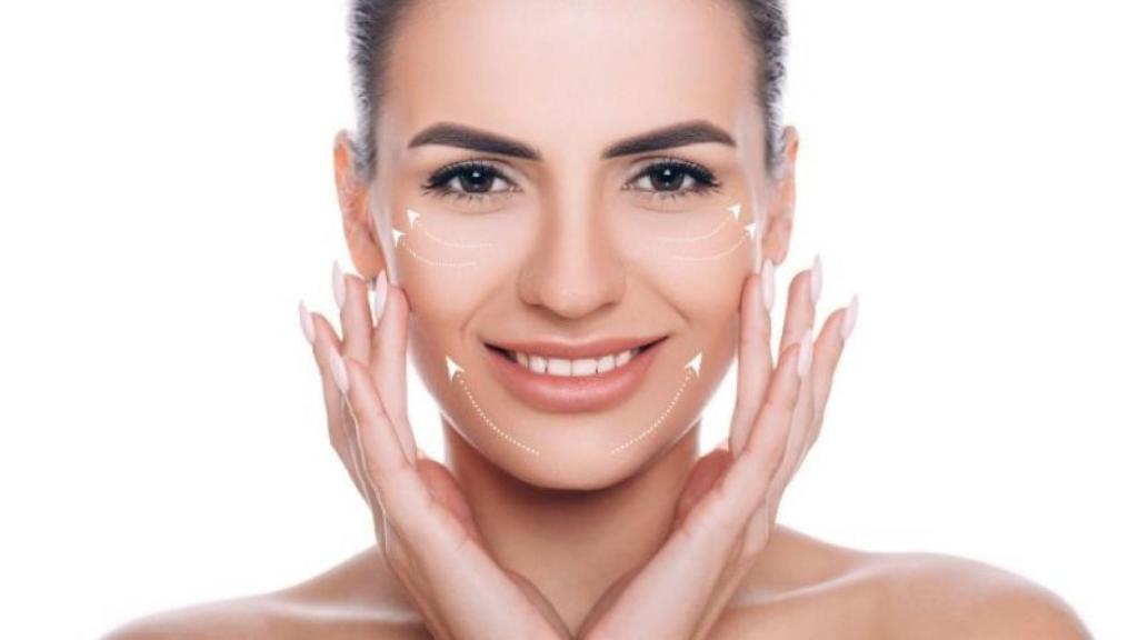 Hacerse un lifting facial casero sin cirugía es muy fácil.