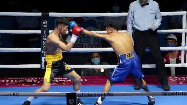 Harold Ardon y Angel Blass durante una pelea