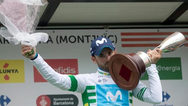 Alejandro Valverde, con el trofeo de La Volta a Catalunya