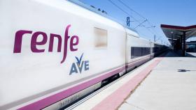 Un tren parado en la estación de Toledo