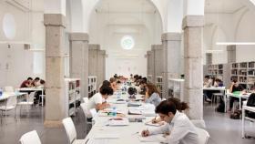 Panorámica de la biblioteca pública Benito Pérez-Galdós, en Madrid.