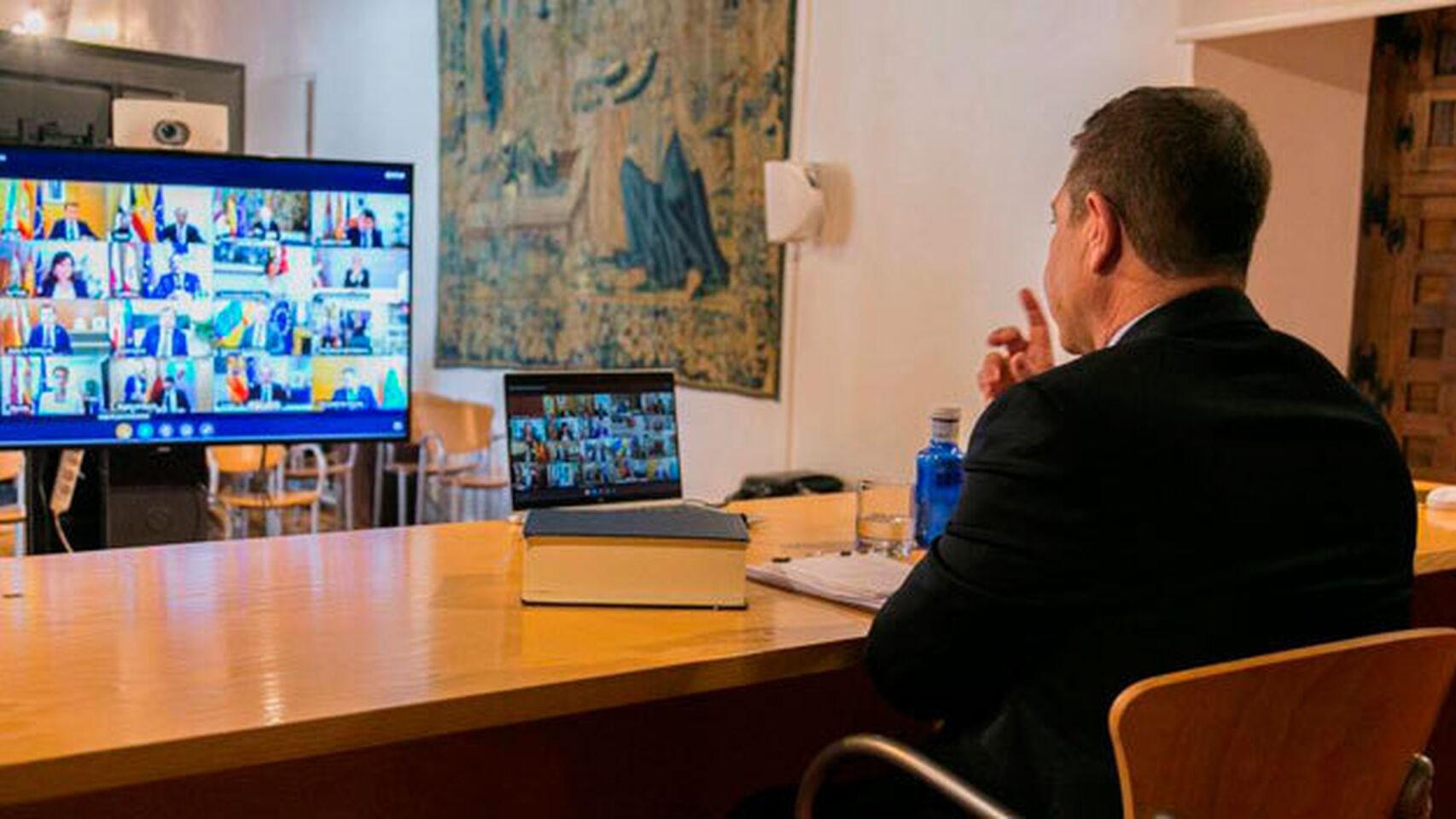 El presidente del Gobierno, Pedro Sánchez, en videoconferencia de presidentes.