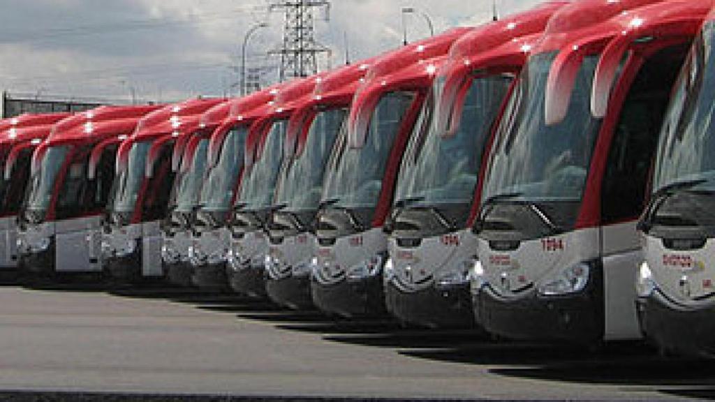 Autobuses en una imagen de archivo.