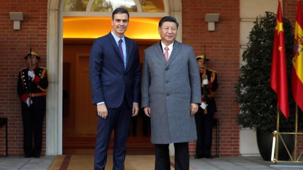 Pedro Sánchez con el presidente chino, Xi Jinping, en una reunión en la Moncloa en 2018. /Efe