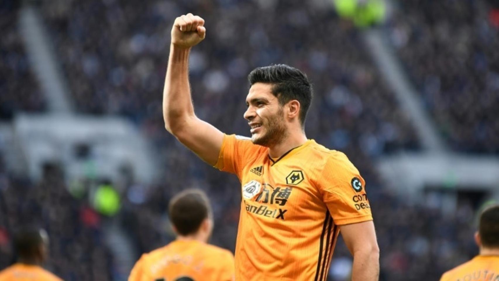 Raúl Jiménez, con la camiseta del Wolverhampton