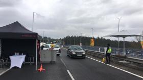 A los agentes les habilitaron hace semanas una carpa en la que guarecerse.