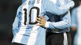 Messi y Zanetti con Argentina