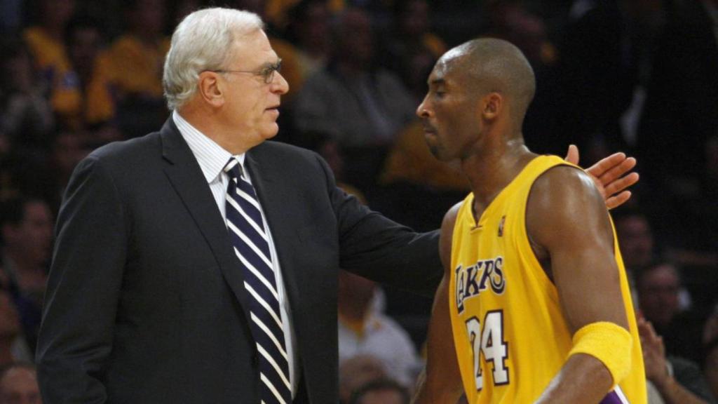 Phil Jackson y Kobe Bryant, durante un partido