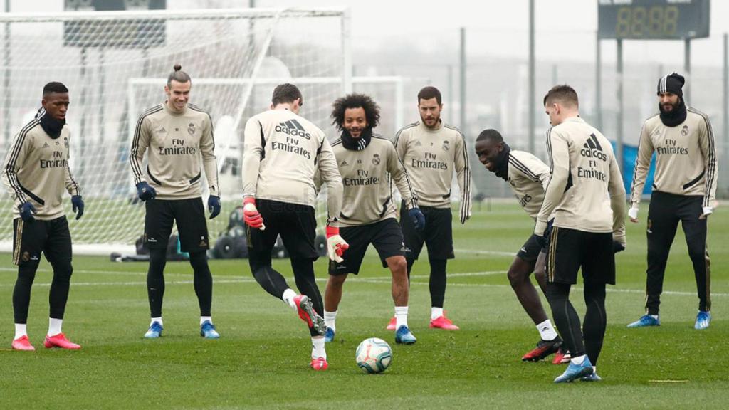 Los jugadores del Real Madrid, durante un entrenamiento de esta temporada