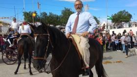 Torrecillas, alcalde de Albox, montando a caballo en la Feria del ganado.