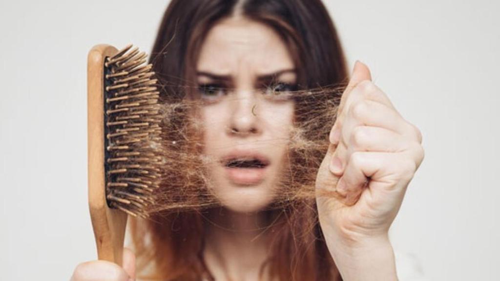 La caída del cabello es muy habitual en primavera.