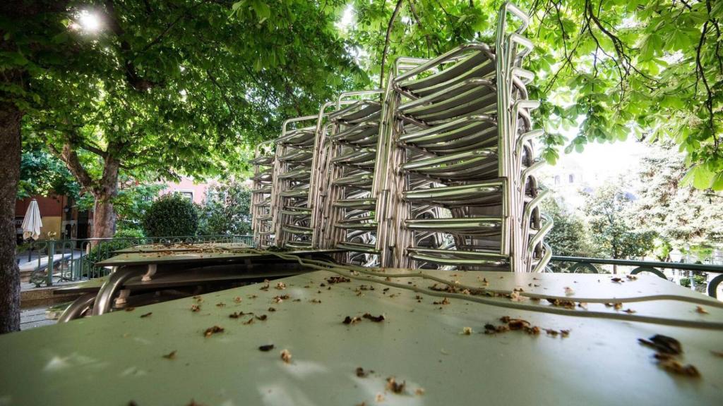 Una terraza cerrada por el estado de alarma ante la crisis del coronavirus. Foto: Europa Press