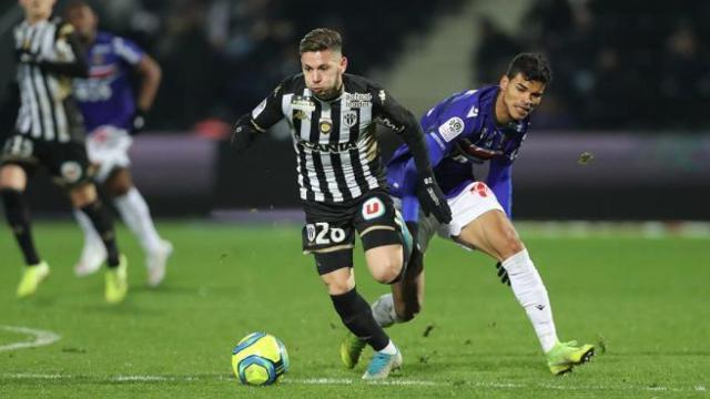 Farid El Melali, durante un partido con el Angers