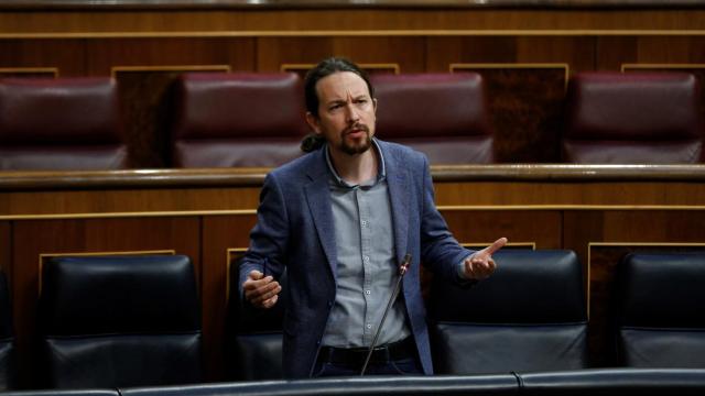 El vicepresidente tercero del Gobierno, Pablo Iglesias, interviene en la sesión de control al Ejecutivo .