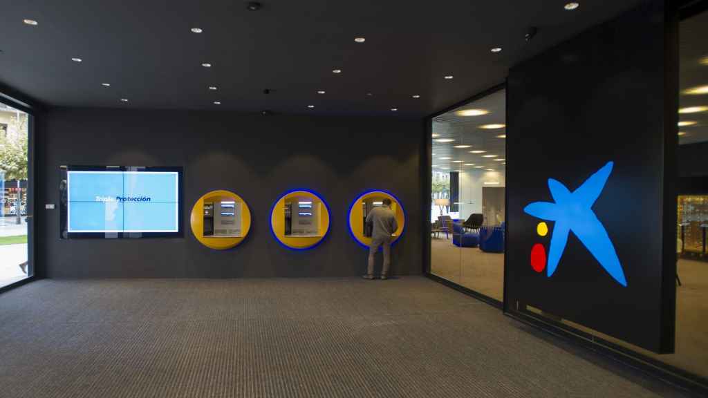 Algunos cajeros de CaixaBank ya incluyen la opción de reconocimiento facial.