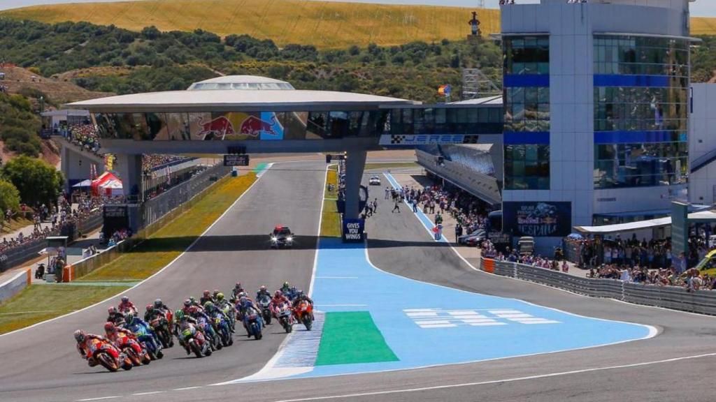 La salida de una carrera de MotoGP, en el circuito de Jerez-Ángel Nieto.