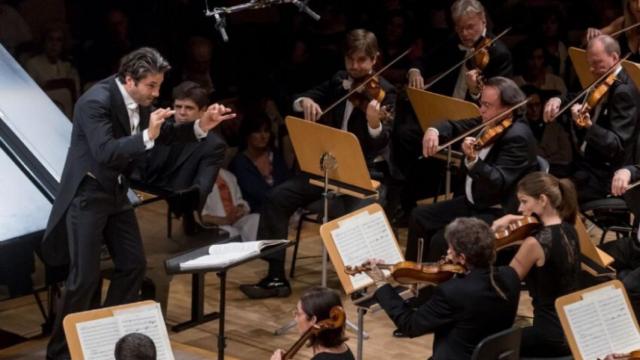 La Orquesta Nacional bajo el mando de Afkham. Foto: Rafa Martín