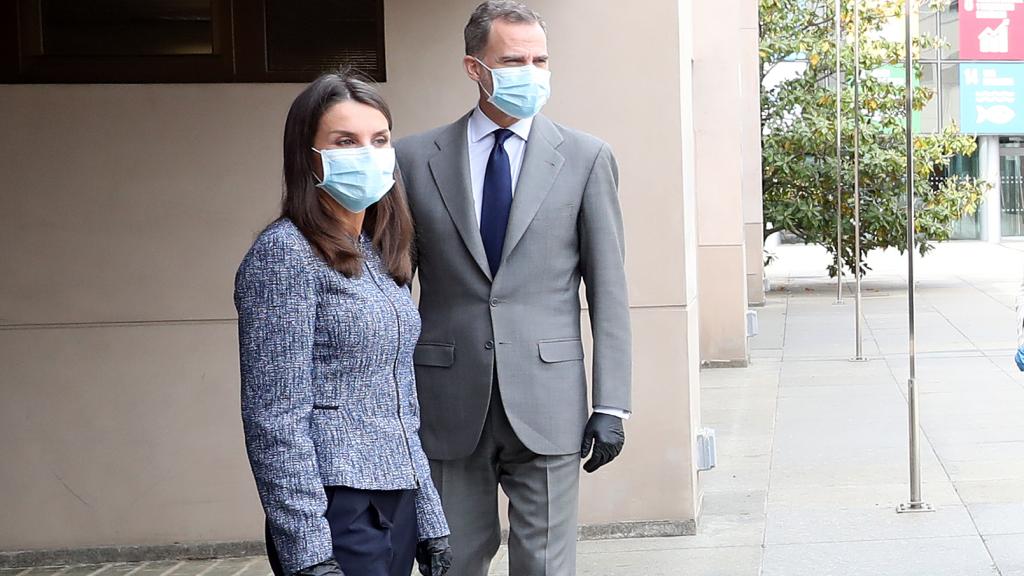 La reina Letizia junto a Felipe VI en su acto público de este jueves.