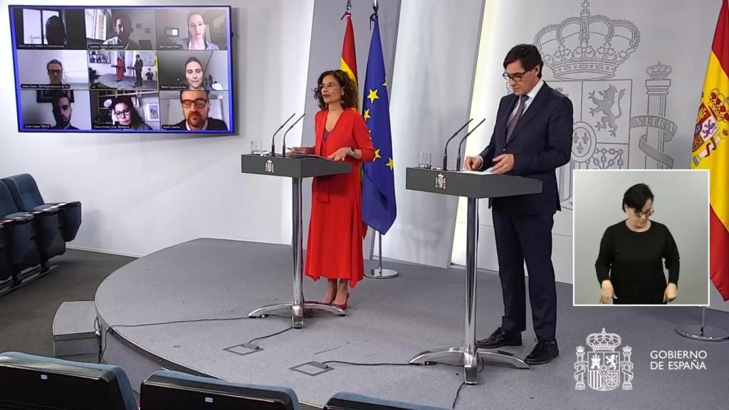 María Jesús Monetro y Salvador Illa, en rueda de prensa tras la videoconferencia de presidentes.