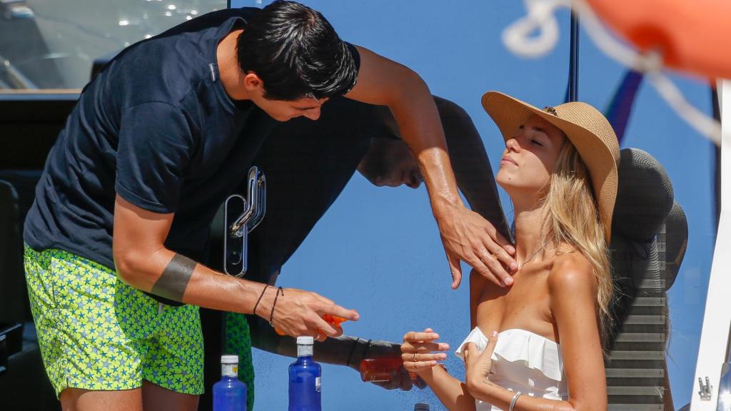 Álvaro Morata y Alice Campello de vacaciones en Ibiza.