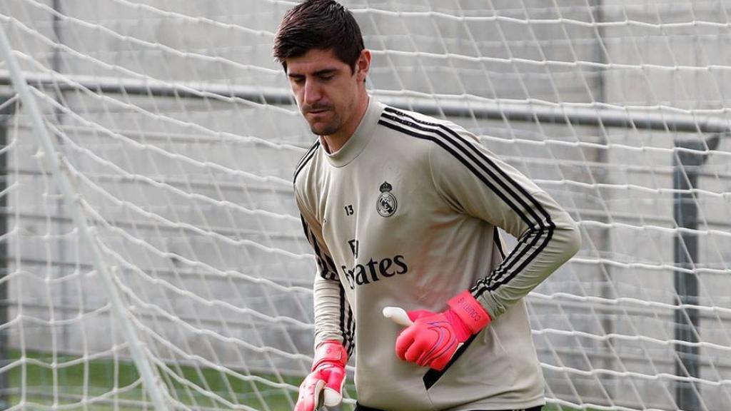 Thibaut Courtois, entrenando con el Real Madrid