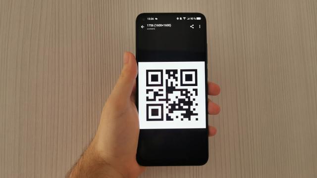 Código QR en un móvil.